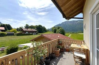 Wohnung kaufen in 83246 Unterwössen, Helle, gepflegte 3-Zi.-ETW mit stillem Südwestbalkon an freier Landschaft inkl. Garage - vermietet