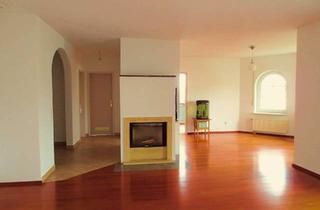 Wohnung mieten in 89155 Erbach, Gepflegte DG-Wohnung mit fünf Zimmern sowie Balkon und Einbauküche in Erbach