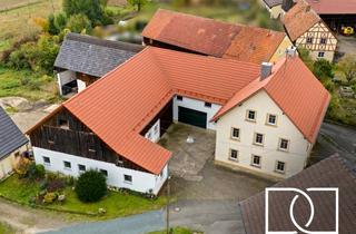 Haus kaufen in 96187 Stadelhofen, Vielseitiges Anwesen mit Top-Anbindung – Wohnhaus mit 3 Scheunen für Ihre Ideen & Ausbaupotenzial