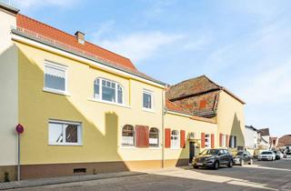 Mehrfamilienhaus kaufen in 67354 Römerberg, Sanierungsbedürftiges Mehrfamilienhaus mit Scheune und Garten – viel Raum für Ihre Ideen!
