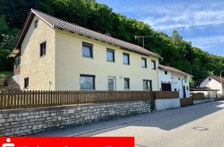 Einfamilienhaus kaufen in 93336 Altmannstein, Freistehendes Einfamilienhaus mit Wirtschaftsgebäude in Neuenhinzenhausen