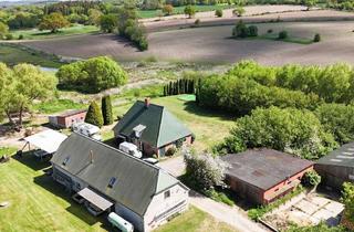 Anlageobjekt in 24238 Martensrade, Zögern Sie nicht: Gepflegtes Bauernhaus mit Garten, Garage und 8 Freistellplätzen inkl. Werkstatt