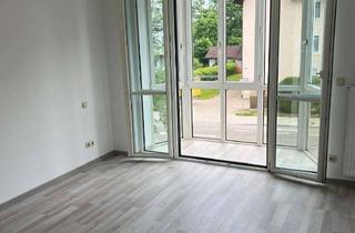 Wohnung kaufen in 83395 Freilassing, Helle 2 Zi-Whg. m. Blk. in zentraler Lage v. Freilassing