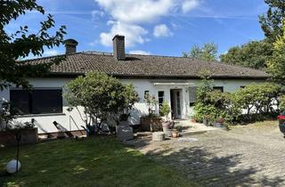 Haus kaufen in Hollerecke, 61389 Schmitten, Fertighaus mit 3 Wohneinheiten und Doppelgarage