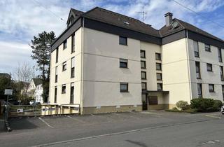 Wohnung kaufen in 57072 Siegen, Charmante 3-Zimmer-Eigentumswohnung mit Garage und Loggia in zentraler Lage von Siegen