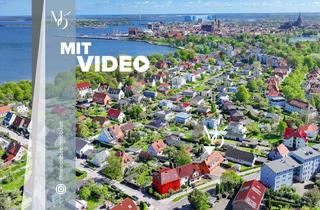 Wohnung kaufen in 18435 Kniepervorstadt, Bemerkenswerte Wohnung mit Garten, Terrasse & Kamin // Stadtstrand fußläufig // Stralsund // Carport