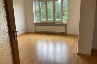 Wohnung mieten in Johann-Sebastian-Bach-Str. 19, 83301 Traunreut, Großzügig geschnittene 4 Zimmer Wohnung in Traunreut