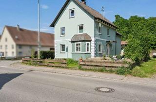Haus kaufen in 88416 Erlenmoos, Charmantes Wohnhaus mit großem Grundstück und attraktiven Außenanlagen in Erlenmoos