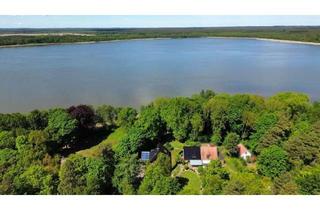 Haus kaufen in 19399 Neu Poserin, Idyllisches Kleinod mitten im Naturpark am See – Traumhaftes Parkanwesen mit Einfamilien- & Gästehau