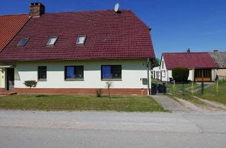 Haus kaufen in 17089 Gültz, Viel Wohnfläche mit großem Grundstück!