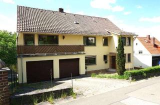 Haus kaufen in 96472 Rödental, Sofort verfügbares Zweifamilienhaus mit Potential in Rödental - Mittelberg