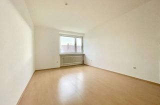 Anlageobjekt in 95473 Creußen, Große & helle 2-Zimmer-Wohnung mit ca. 51,8 qm im obersten Stock