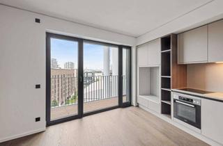 Wohnung kaufen in Überseeallee 2a, 20457 HafenCity, Exklusives Studioapartment mit Blick zur Elbphilharmonie und den Hafenkränen