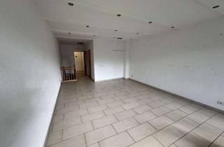 Wohnung kaufen in 46049 Alstaden-Ost, Modernisierte Maisonettewohnung mit Balkon, Spielplatz und XXL-Garage