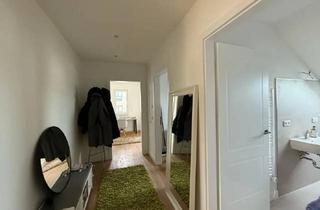 Wohnung kaufen in 89231 Neu-Ulm, Renovierte 4-Zimmer-Dachgeschoss-Wohnung in zentraler Lage in Neu-Ulm
