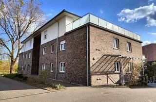 Wohnung kaufen in 25436 Uetersen, Uetersen - Vermietete 2-Zimmer-Wohnung (Staffelgeschoss) mit Dachterrasse und Pkw-Stellplatz in Uetersen