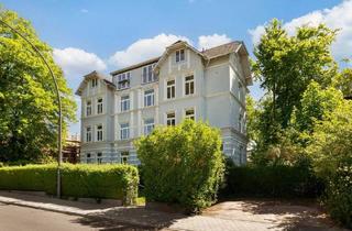 Wohnung kaufen in 22607 Hamburg, Hamburg - Charmante Dachgeschosswohnung mit optionaler Dachterrasse - Vis-à-vis zum Groß Flottbeker Markt