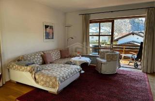 Wohnung kaufen in 82467 Garmisch-Partenkirchen, Garmisch-Partenkirchen - Alpenkulisse aus zwei Ebenen mit Blick auf die Skischanze