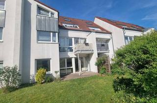 Wohnung kaufen in 51503 Rösrath, Modernisierte 2- Zimmer-EG-Wohnung mit Terrasse, TG-Stellplatz & Blick ins Grüne – bezugsfrei