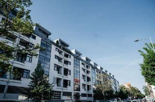 Wohnung mieten in Flößaustraße 126, 90763 Südstadt, Sonnige möblierte 2-Zi.-Wohnung mit großer Dachterrasse und gehobener Innenausstattung mit EBK