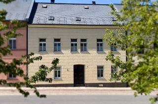Reihenhaus kaufen in 08309 Eibenstock, Eibenstock: Reihenhaus mit Charme, Garten und 700 m² Grundstück – teilsaniert