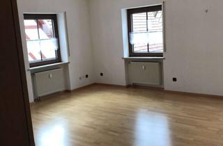 Wohnung mieten in Hirschbacher Straße, 91247 Vorra, Freundliche und modernisierte 4-Raum-Wohnung mit geh. Innenausstattung mit Balkon und EBK in Vorra