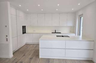 Wohnung mieten in Kaiserstraße 87, 72793 Pfullingen, Erstbezug und Einbauküche: Exklusive 4,5-Zimmer-Terrassenwohnung mit lux. Innenausstattung