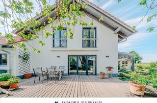 Haus kaufen in 86946 Vilgertshofen, Wohnen mit Stil: Neuwertiges & exklusives EFH m. Sichtdachstuhl | Energie A+ | Garten m. Fernblick!