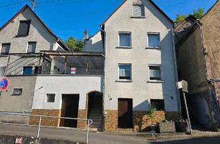 Haus kaufen in 56867 Briedel, Briedel - Haus mit Garage und Garten