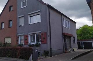 Wohnung kaufen in 24149 Kiel, Kiel - Günstige 4,5 Zimmer Wohnung mit Terrasse 1.OG + 2.OG