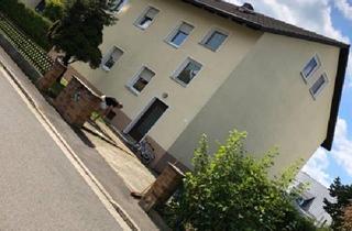 Haus kaufen in 92256 Hahnbach, Hahnbach - Zweifamilienhaus & DG und großer Garten
