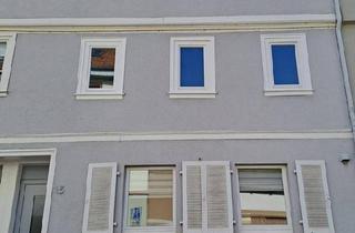 Reihenhaus kaufen in 63916 Amorbach, Amorbach - Komplett renovierte Reihenhaushälfte mit traumhaftem Innenhof