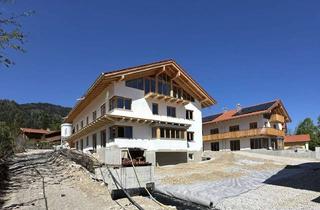Wohnung kaufen in 83727 Schliersee, Ihre Trauwohnung in Schliersee-Neuhaus- Bergpanoramablick- Südterrasse - Großer, eigener Garte