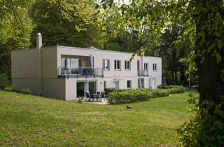Wohnung kaufen in Parkweg, 18230 Bastorf, Rollstuhlgerechtes Refugium im Schloßpark des "Jagdschloss zu Hohen Niendorf" zum sofortigen Bezug