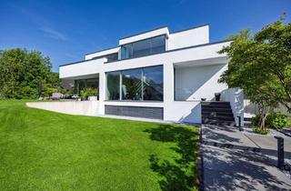 Villa kaufen in 42781 Haan, Exklusive Villa im Bauhausstil in erstklassiger Lage!