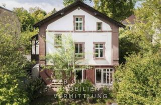 Villa kaufen in 15377 Buckow, Stilvoll sanierte Landhaus-Villa mit weitläufigem, idyllischen Garten