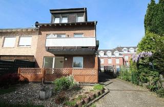 Haus kaufen in 41239 Mönchengladbach, Dreifamilienhaus zur Eigennutzung und Vermietung!