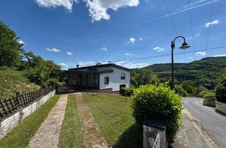 Einfamilienhaus kaufen in 54669 Bollendorf, Bollendorf - Geräumiges Familienhaus mit separaten Bungalows in Ruhelage mit Blick auf Bollendorf.