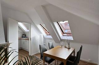 Wohnung kaufen in 65830 Kriftel, Ihr neues Zuhause: Frisch sanierte 3-4 Zimmer-Wohnung mit Kamin in Top Lage von Kriftel (Bücher)