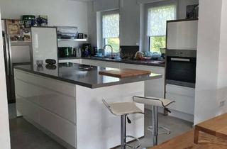 Wohnung mieten in 63829 Krombach, Wohnung 3-4 Zi 120qm EBK TL Wohnung mit dreieinhalb Zimmern sowie Balkon und Einbauküche in Krombach