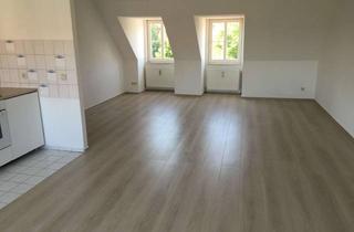 Wohnung mieten in Johannesbrunnen 9-10, 38820 Halberstadt, Attraktive Dachgeschosswohnung mit Wannenbad in der Altstadt von Halberstadt