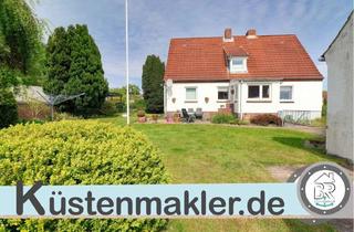 Haus kaufen in 24229 Strande, Strande ruft: Haus mit Charme auch ideal für Neubau am Meer – aktuell vermietet, später Ihr Zuhause?