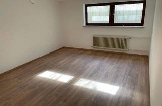 Einfamilienhaus kaufen in 89284 Pfaffenhofen, Pfaffenhofen - Großes, teilrenoviertes, ruhig gelegenes Einfamilienhaus