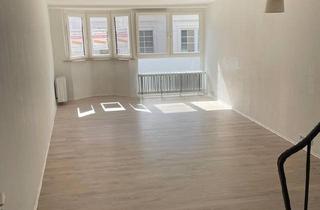 Wohnung kaufen in 41179 Mönchengladbach, Mönchengladbach - Attraktive 2-Zimmer Maisonette-Wohnung mit Dachterrasse