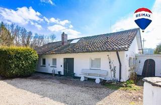Haus kaufen in 79793 Wutöschingen, Wutöschingen - Attraktiver Bungalow mit Pool in ruhiger Wohnlage in Wutöschingen-Degernau