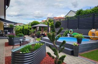 Wohnung kaufen in 91171 Greding, "Haus im Haus" provisionsfrei mit Terrasse, Pool, eigenem Garten und Einbauküche in Greding