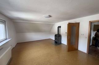 Wohnung mieten in Doktor-Zöller-Straße 12, 63785 Obernburg, DG - Wohnung, 3 Zimmer, kleine Küche und Bad . Kellerraum