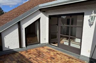 Wohnung mieten in 86929 Penzing, Helle, geräumige 3-Zi.-Dachwhg. mit Loggia u. EBK in Penzing, teilsaniert