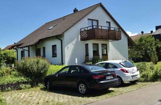 Wohnung mieten in Lotenbergweg, 73037 Göppingen, Helle und ruhige 3-Zimmer-DG-Wohnung in 2-Fam.-Haus mit großem Balkon und EBK in Göppingen-Manzen