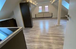 Wohnung mieten in 64521 Groß-Gerau, Modernisierte 2-Zimmer-Wohnung im Dachgeschoss mit Einbauküche in 64521, Groß-Gerau